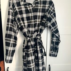 Blue and White Mini Shirt Dress with Long Cuffed Sleeves and Notched Collar